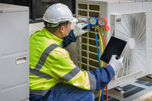 Professional Hvac technician working in Easton, CA